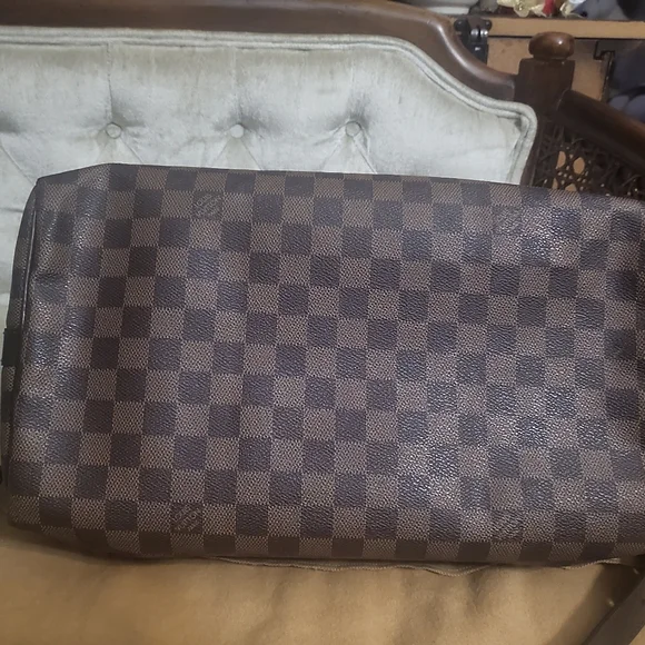 (SOLD)Authentic Louis Vuitton Damier Ebene bandoulier - Picture 5 of 16